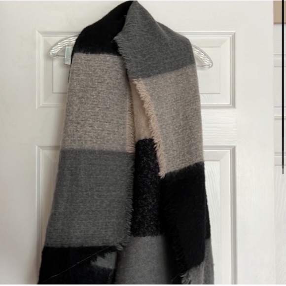 Express Gray Black Colorblock Scarf - Picture 2 of 7